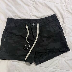 Vuori women’s ripstop short (camo)
